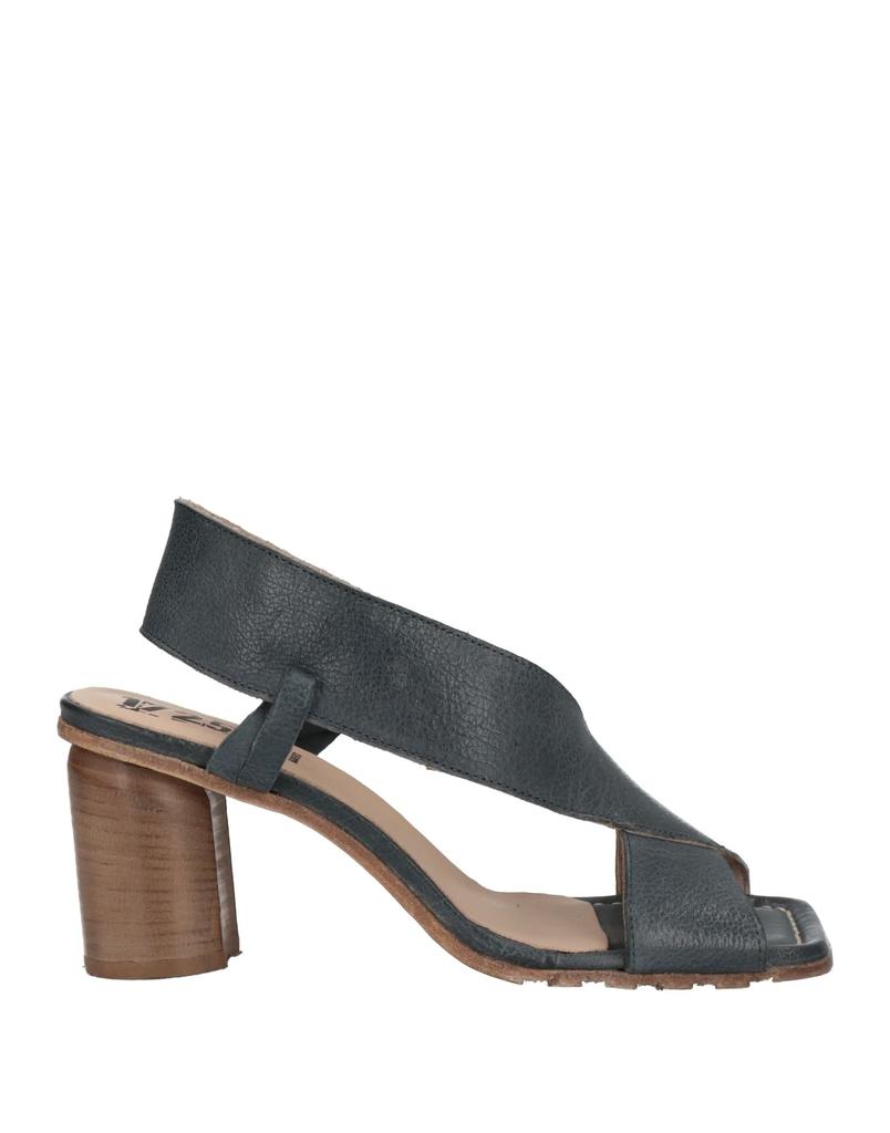 1725.A Sandals