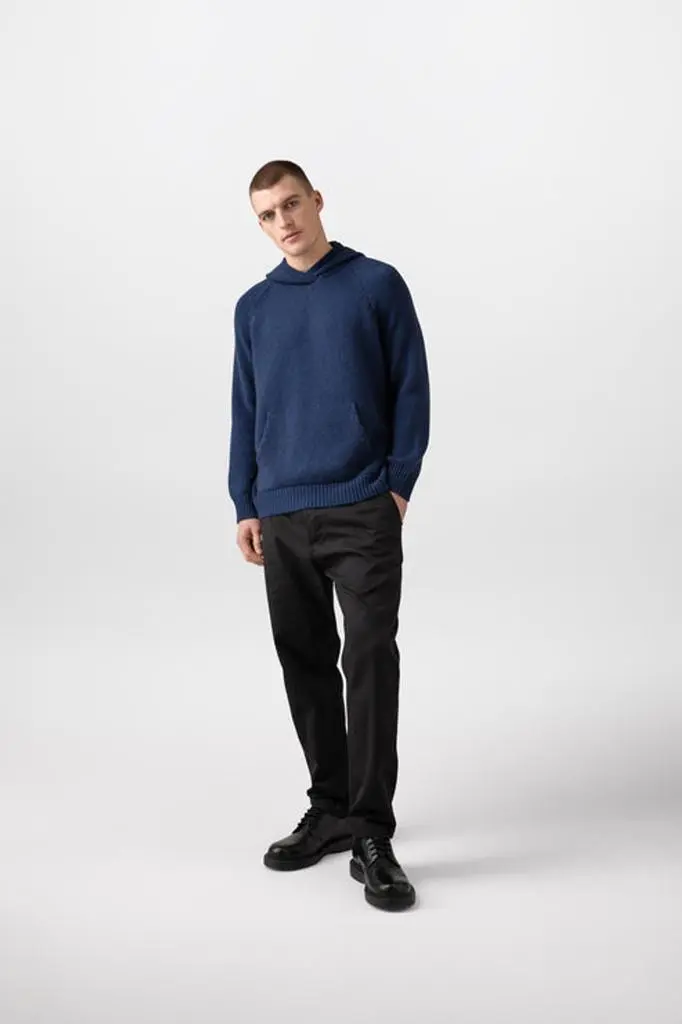 Johnstons of Elgin Kangaroo pocket cashmere hoodie 2