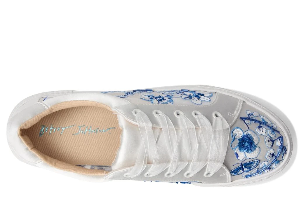 Betsey Johnson Nino 2