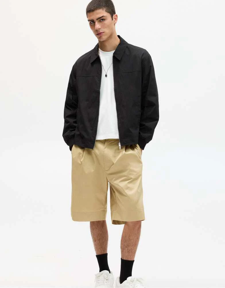 Pull&Bear Pull&Bear Lightweight jacket with lapel collar in black 3