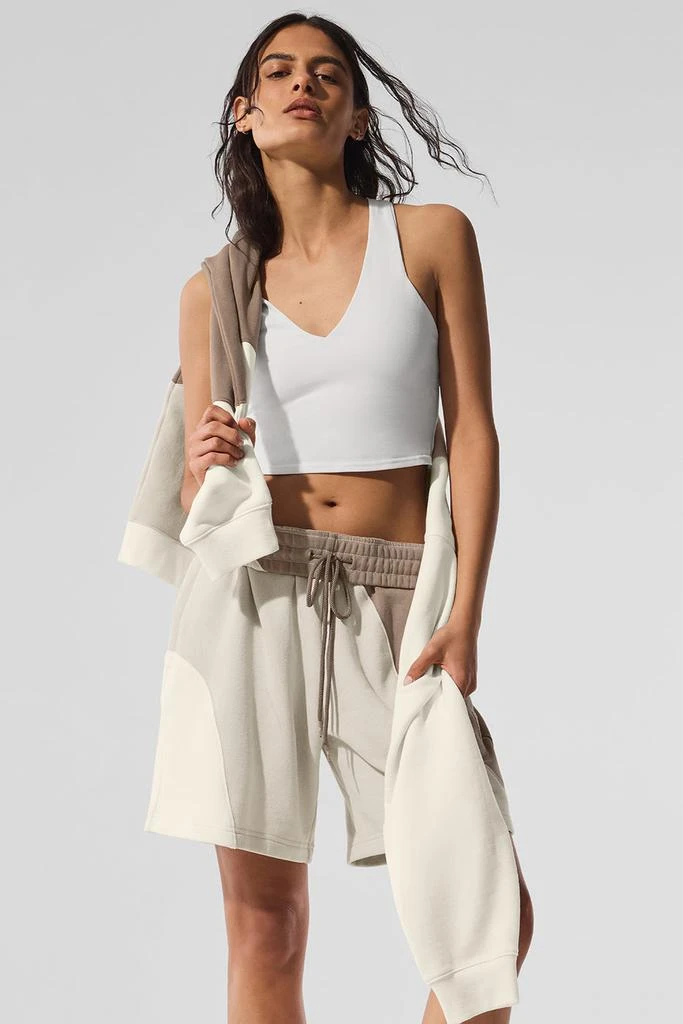 Alo 7" Make Waves Short - Ivory/Bone/Gravel 4