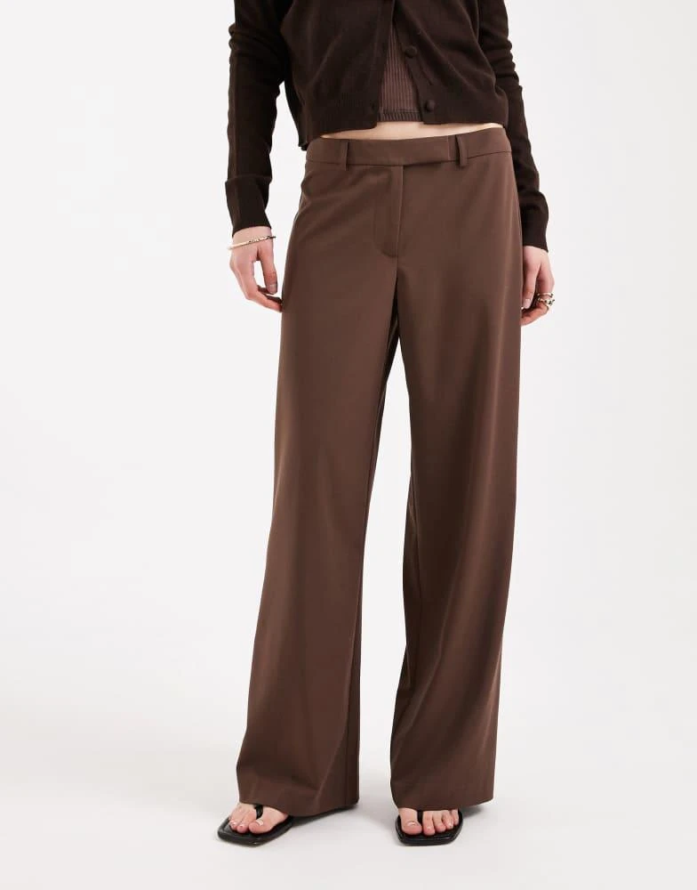 ASOS ASOS DESIGN low rise 90
s tailored trouser in 4