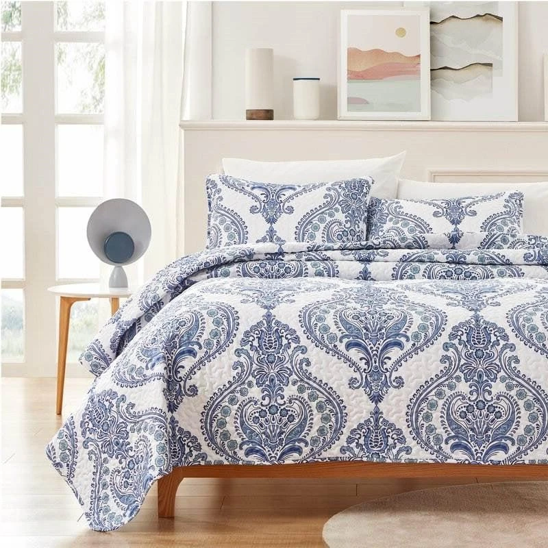 Hivvago Soft Microfiber Reversible Blue/White Baroque Design Quilt Set