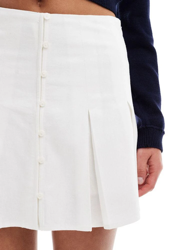 Stradivarius Stradivarius linen look pleated mini skirt in white 5