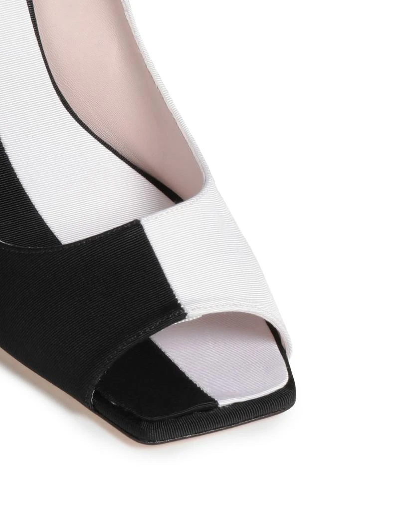 Roger Vivier Pump 2