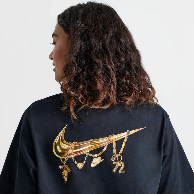 Tシャツ・カットソー [NIKE] Women's Nike Charm Short-Sleeve Graphic T-Shirt NIKE Women's Nike Charm Short-Sleeve Graphic T-Shirt
