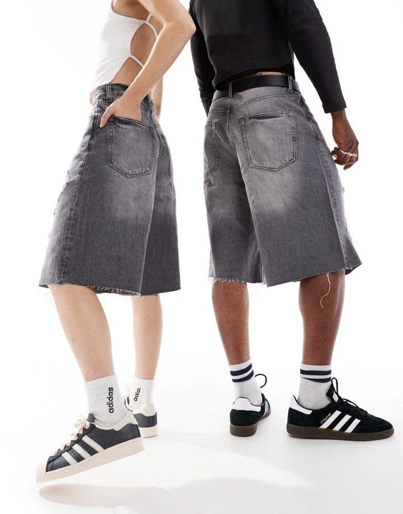 Weekday Weekday Astro Unisex baggy denim jorts in Black grumble 2