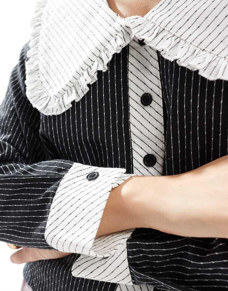 Daisy Street Daisy Street long sleeve v neck button up blouse with contrast stripe collar
