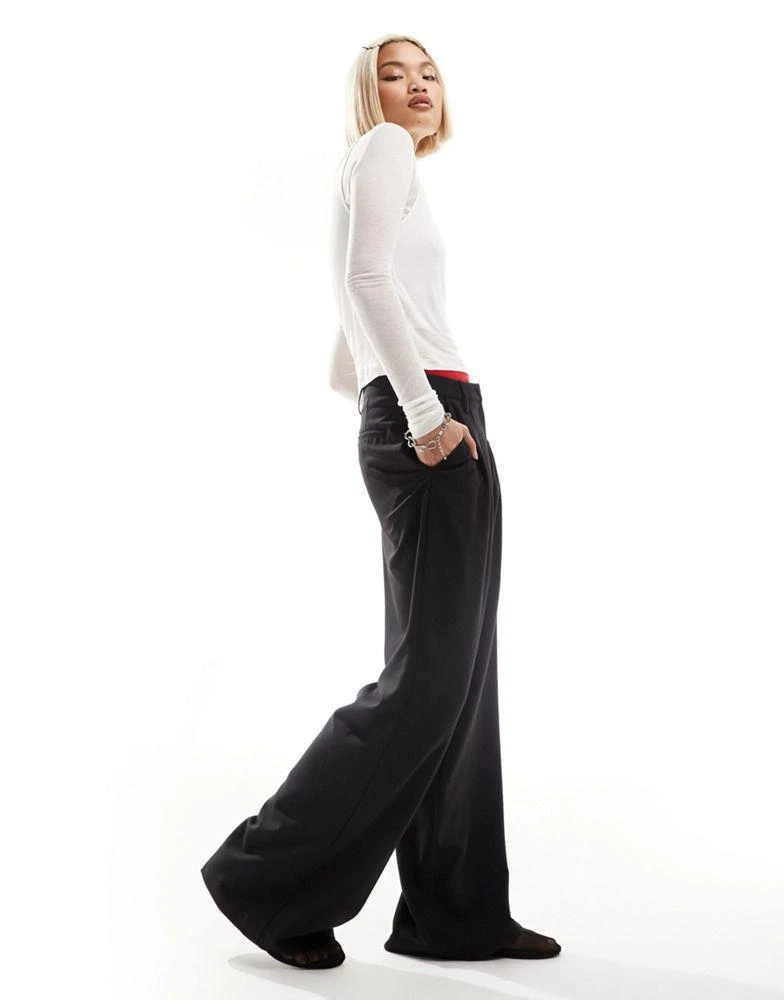 COLLUSION COLLUSION relaxed wide leg tailored trousers in black 4