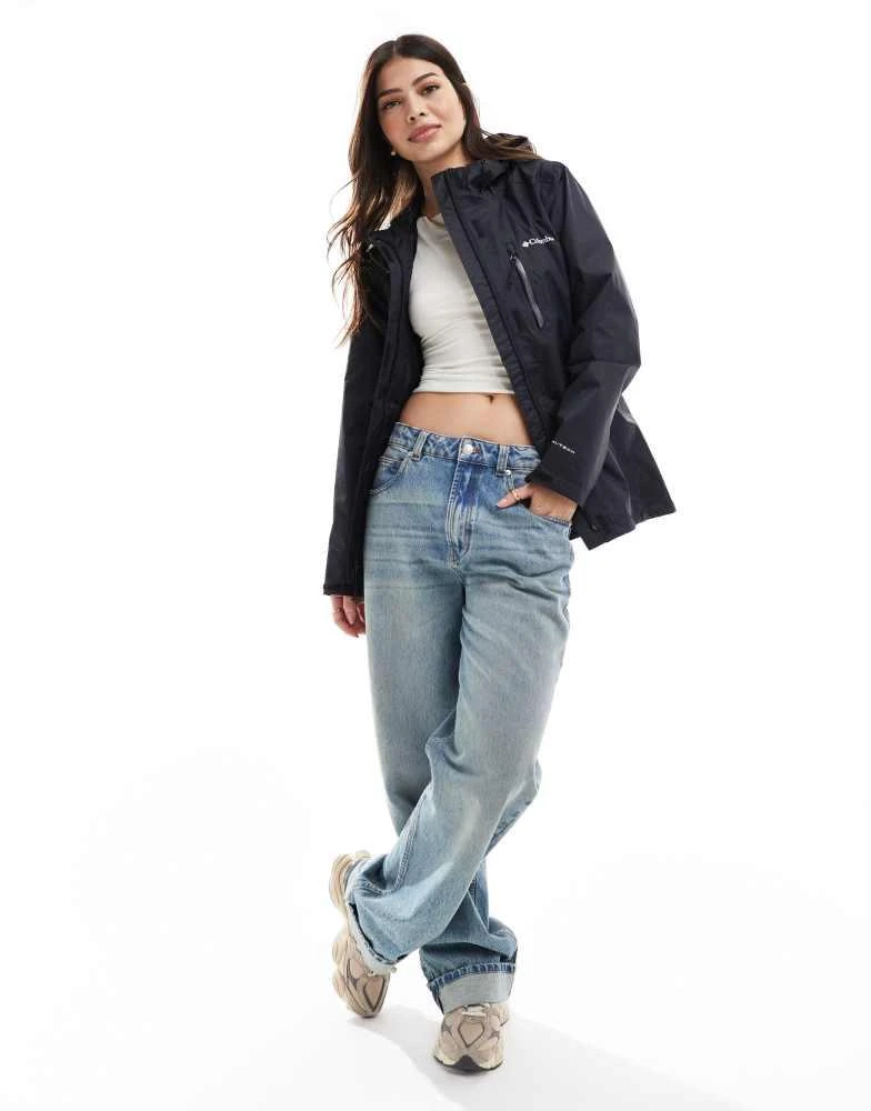 Columbia Columbia Pouring Adventure jacket in black 2