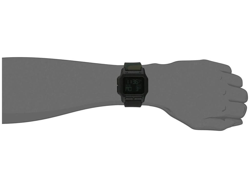 Nixon Regulus 3