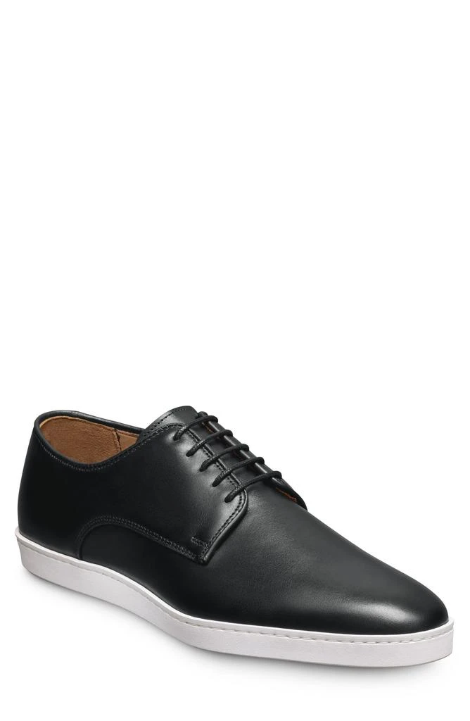 Shop Colton Quilted Leather Low Top Slip-On Sneakers on Sale  display picture 1