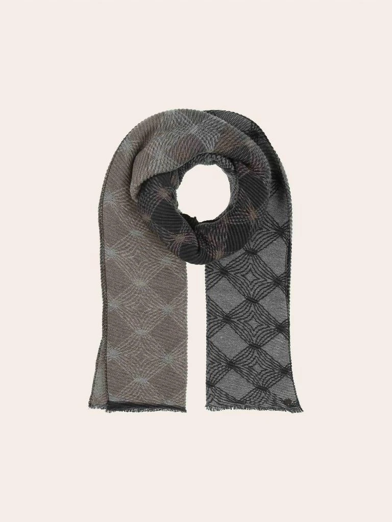 V. FRAAS V. Fraas - Women
s Geo Metallic Plisse Scarf
