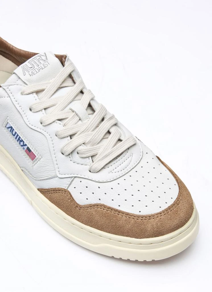 Autry Medalist Low Sneakers 2