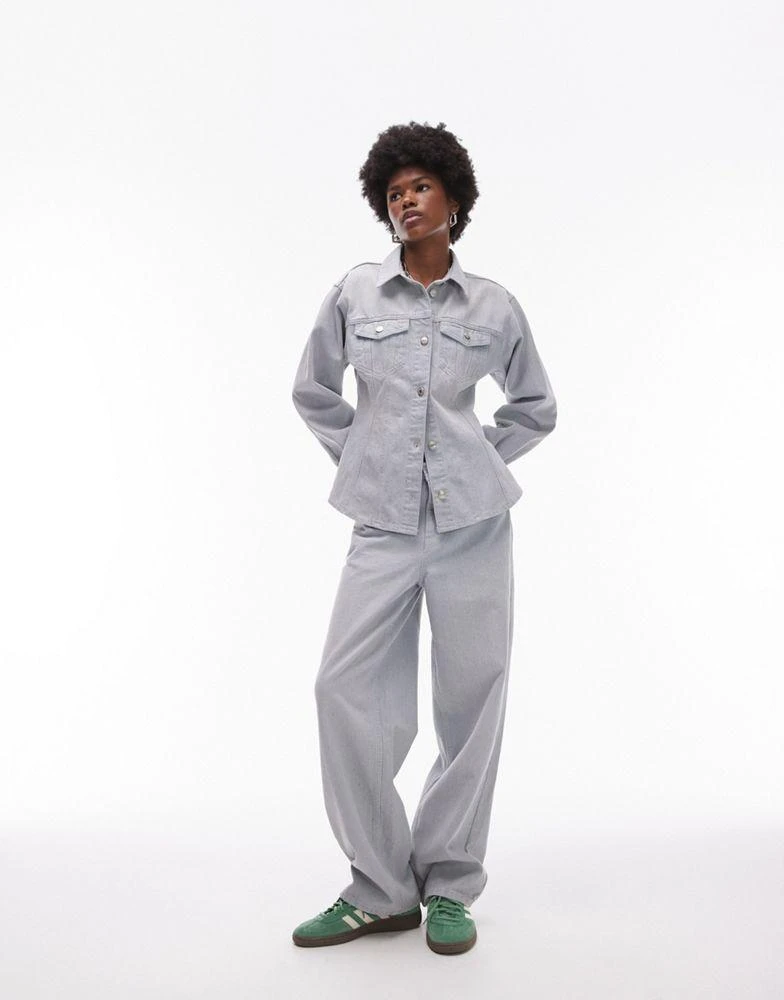 Topshop Topshop Gilmore low slung boyfriend jean in cloudy blue 1