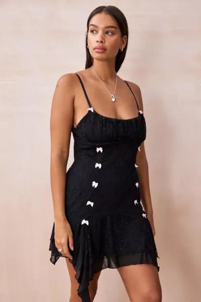 Kimchi Blue Kimchi Blue Brielle Lace Asymmetrical Mini Dress