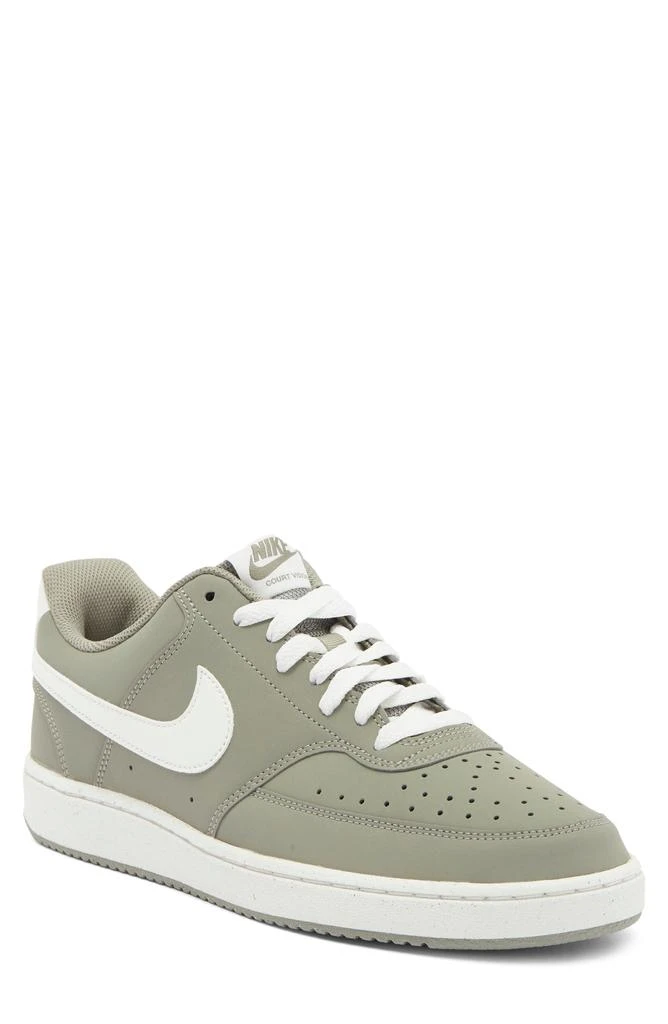 NIKE Court Vision Low Sneaker