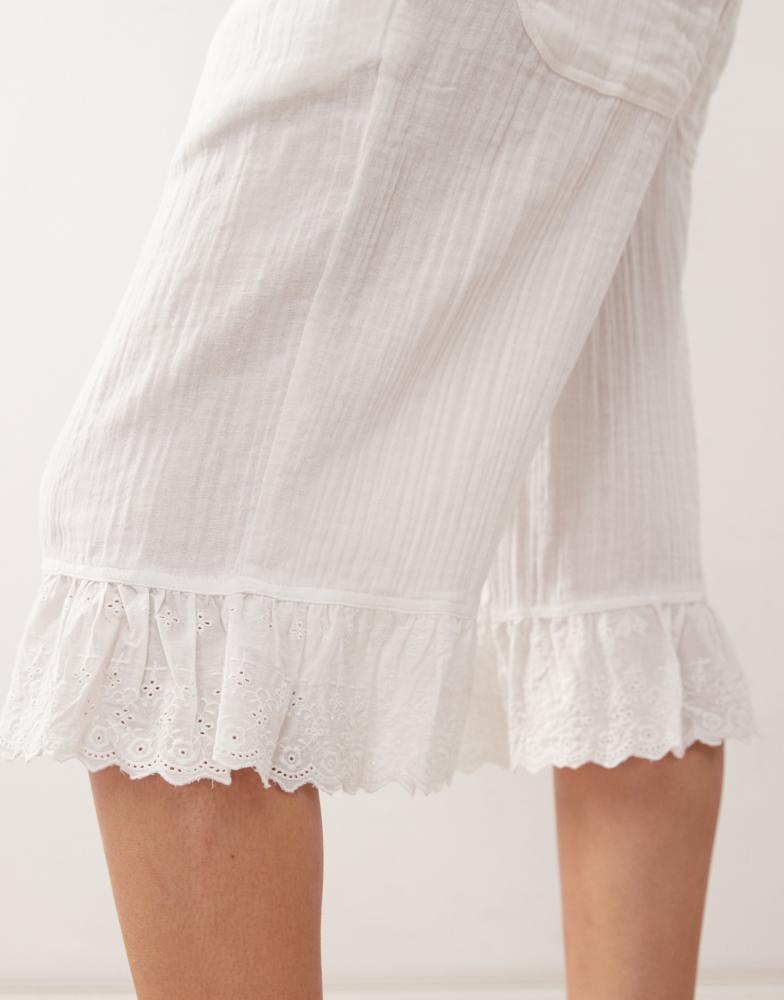 COLLUSION COLLUSION ruffle hem cropped trouser in white