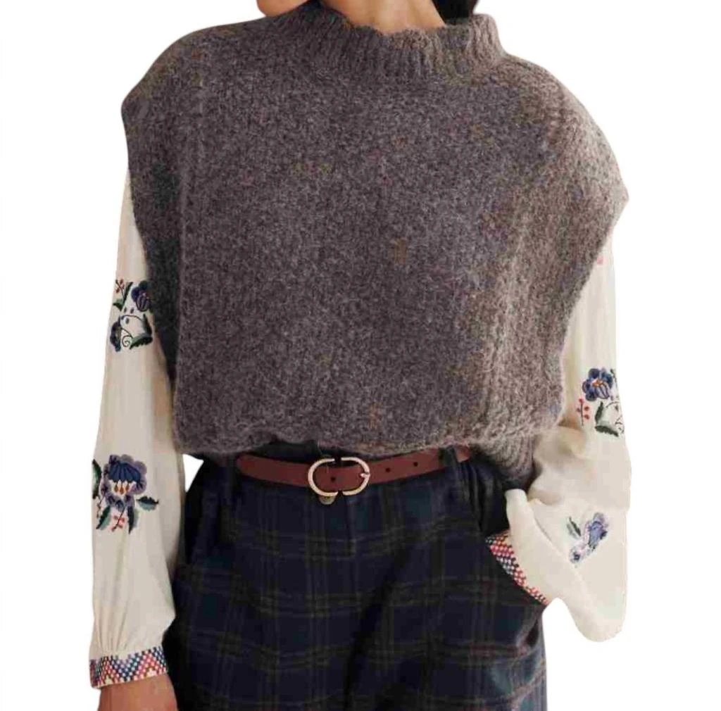 Louise Misha Louise Misha - Sleeveless Knit Sigou Sweater Poncho 1