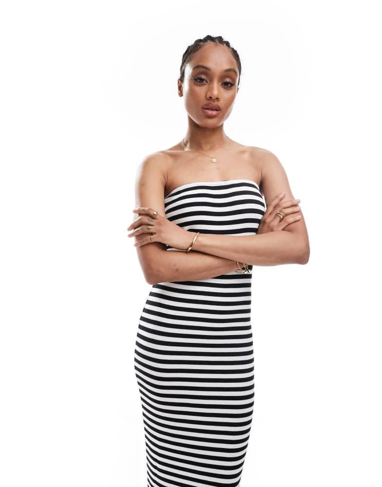 open lace back dress Julia Ribbed Round Neck maxi dress | Dress main image 0