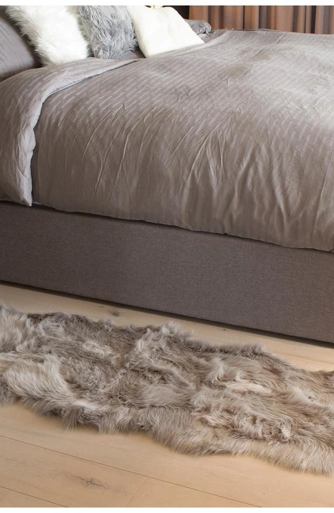 LUXE Gordon Faux Fur Throw - 2ft x 3ft - Grey 2