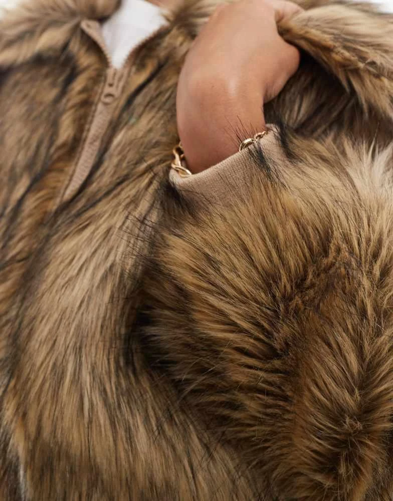Stradivarius Stradivarius STR faux fur jacket in beige 2