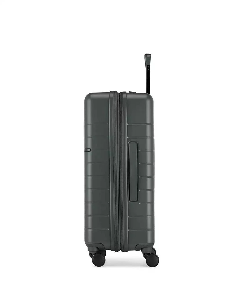 Bugatti Munich 24" Upright Luggage 3