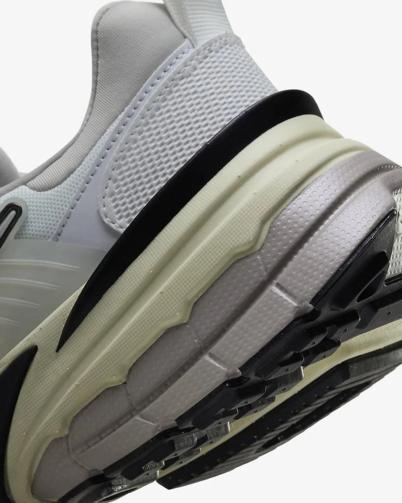 NIKE Nike - Men's V2K Run Sneaker 6