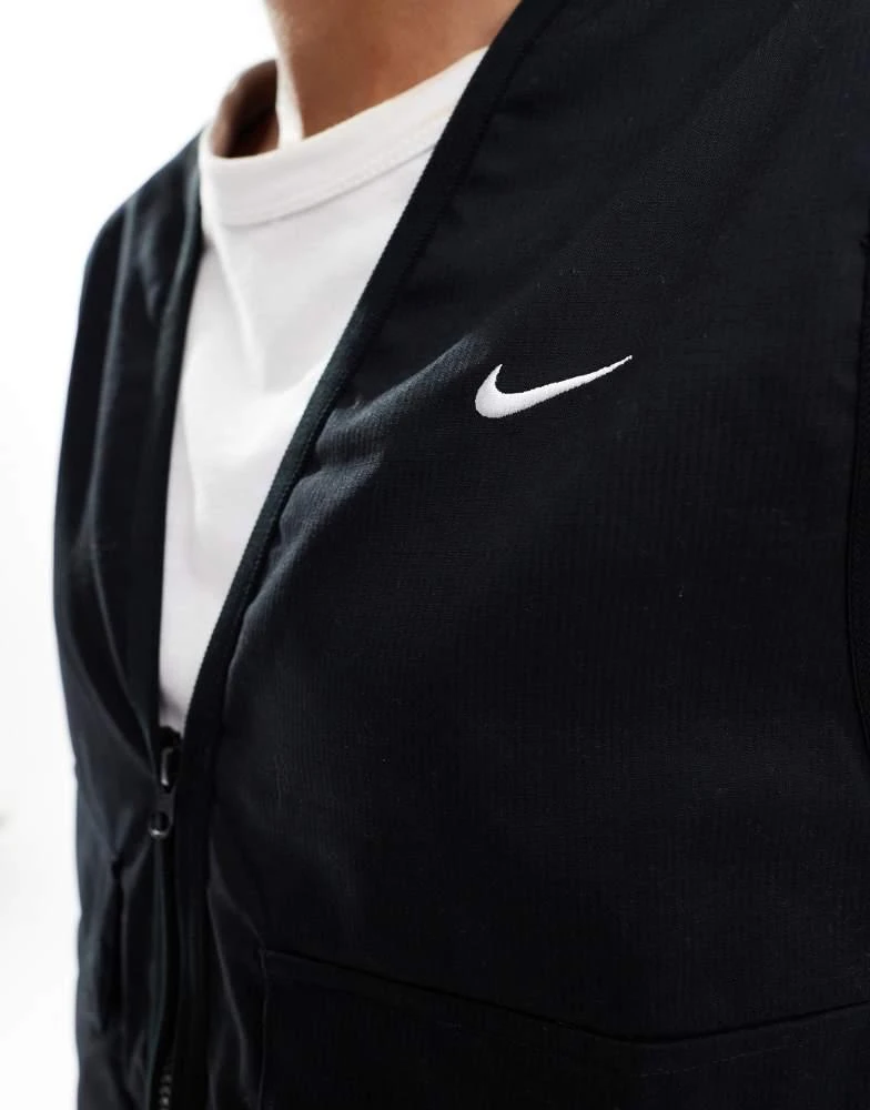 NIKE Nike woven cargo vest in black 3