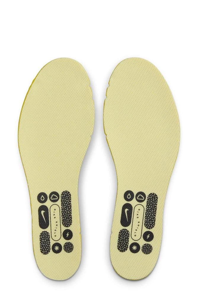NIKE Air Winflo 9 Shield Running Shoe 8