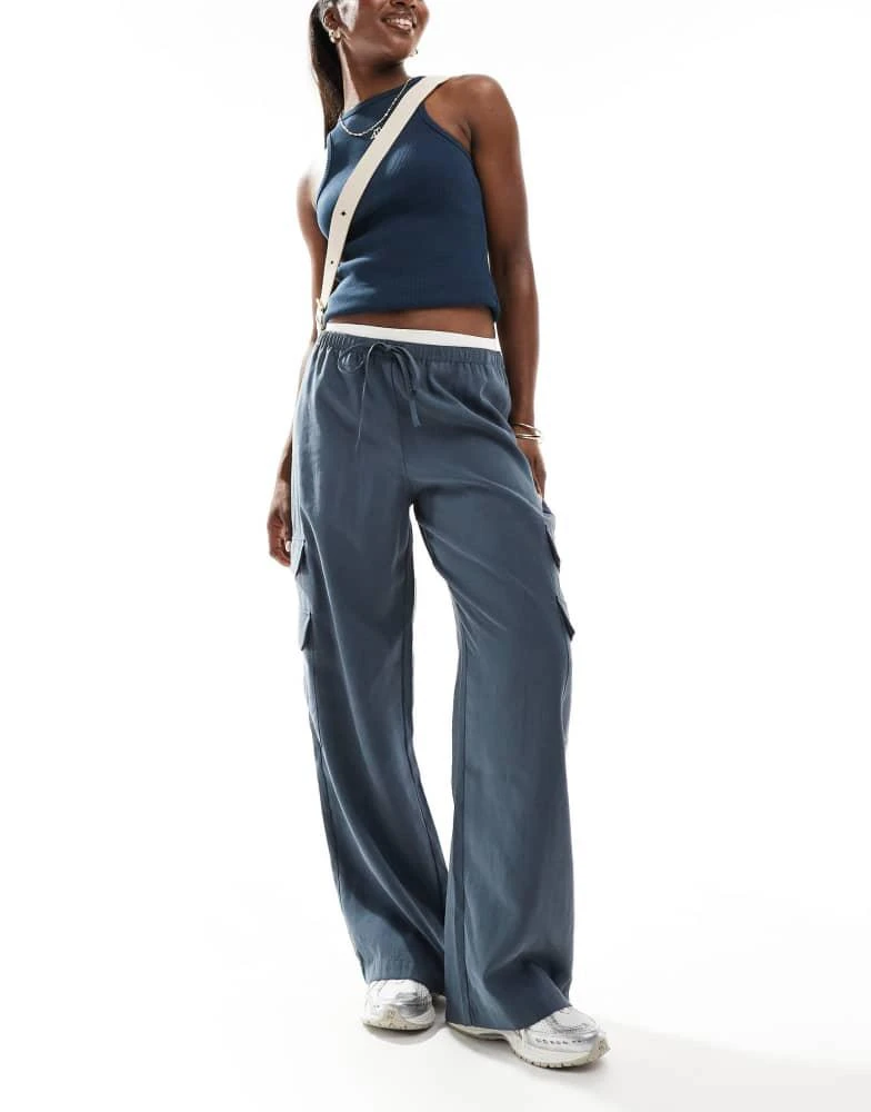 Abercrombie & Fitch Abercrombie & Fitch tie waist cargo trousers in grey 5