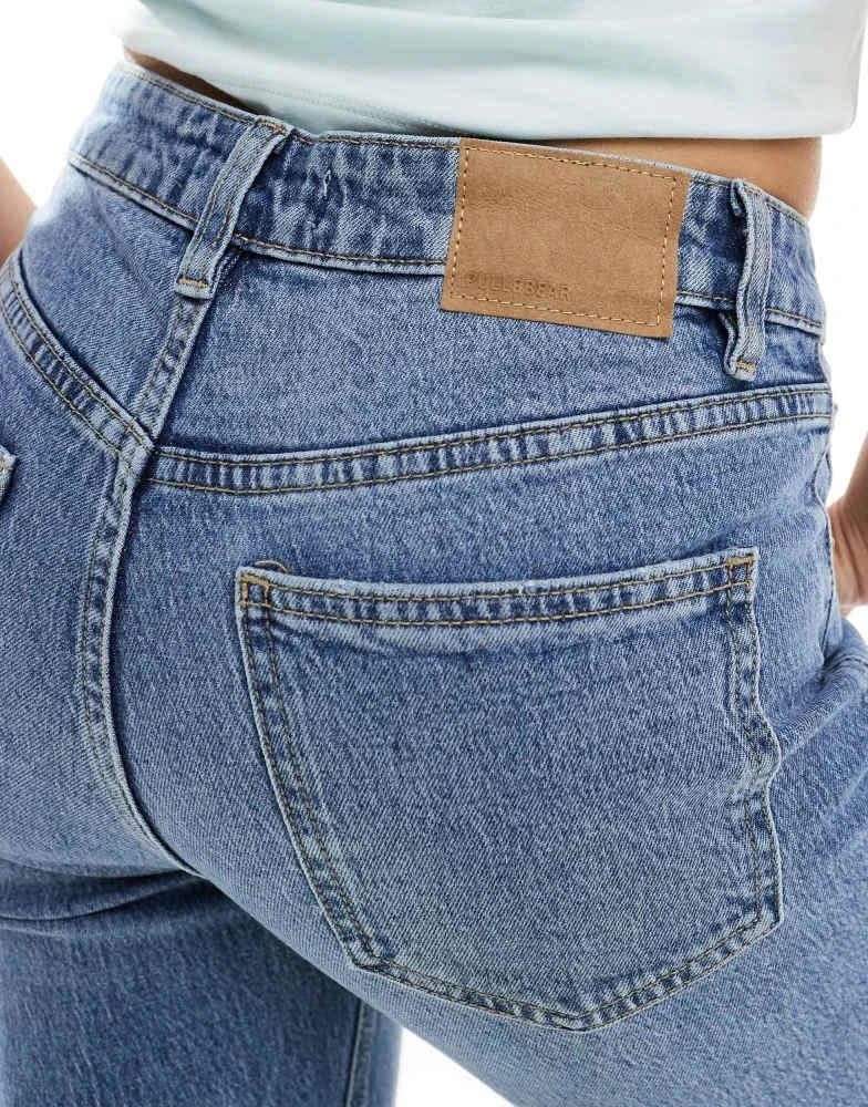 Pull&Bear Pull&Bear mid rise straight comfort jean in medium blue 3