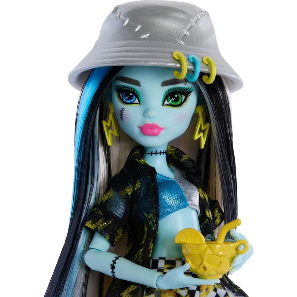 Monster High Scare-Adise Island Frankie Stein Fashion Doll with Swimsuit Accessories 3