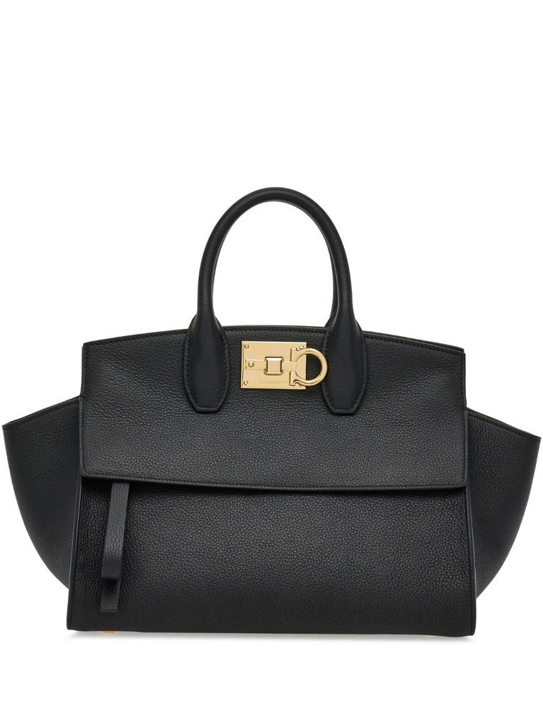 トートバッグ Ferragamo The Studio Large Leather Tote Ferragamo Studio large tote bag with adjustable strap | The