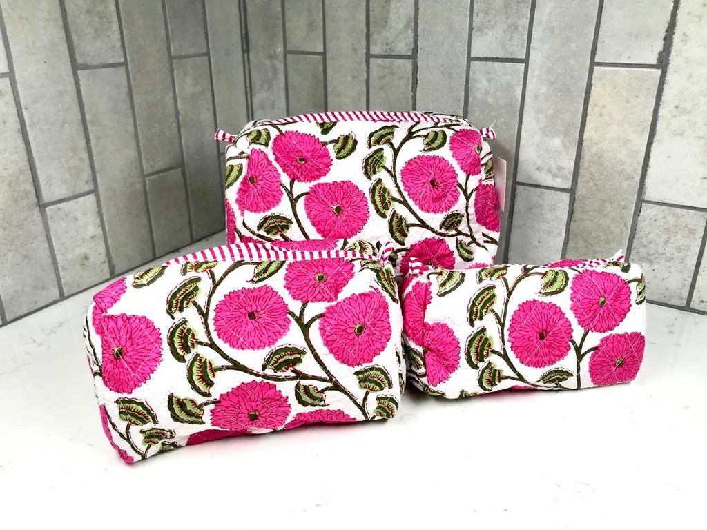 QUEENS DESIGNS Queens Designs - Women
s 3 In 1 Quilted Cosmetic Bag