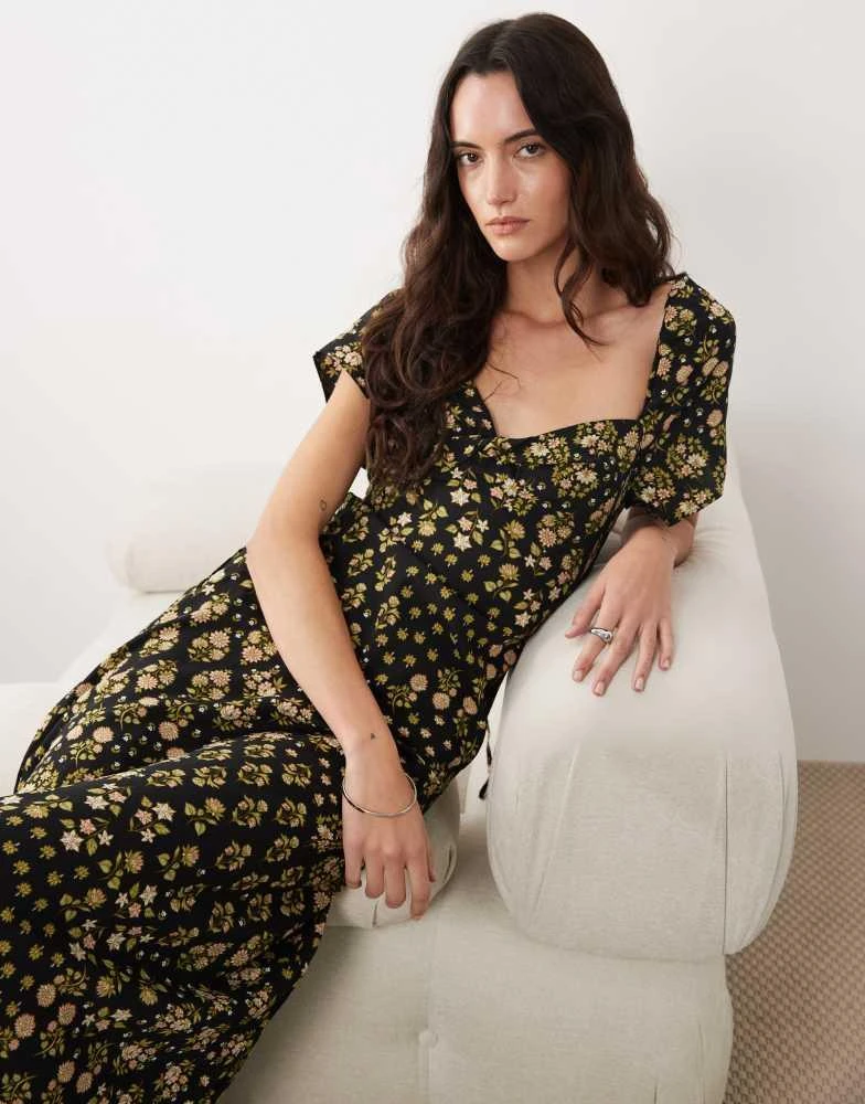 New Look New Look sweetheart neckline floral midi dress in black - Dresses & Skirts - BeyondStyle New Look New Look sweetheart neckline floral midi dress in black - Dresses & Skirts - BeyondStyle