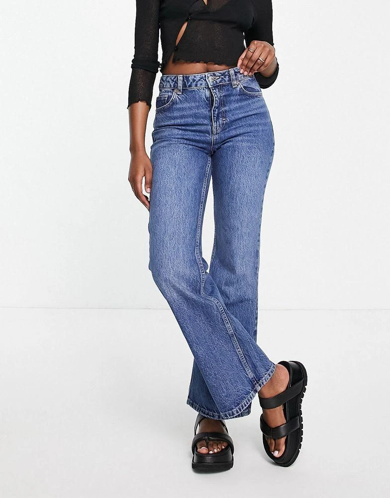 Topshop Topshop 90s flare jeans in mid blue 3