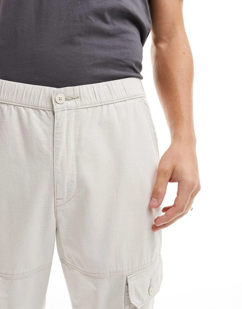 Levi's Levi's cargo trousers with pockets in cream 4