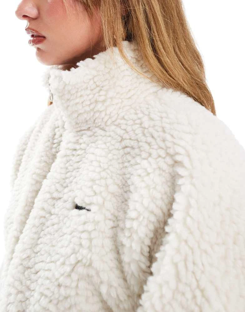 NIKE Nike borg jacket in beige 4
