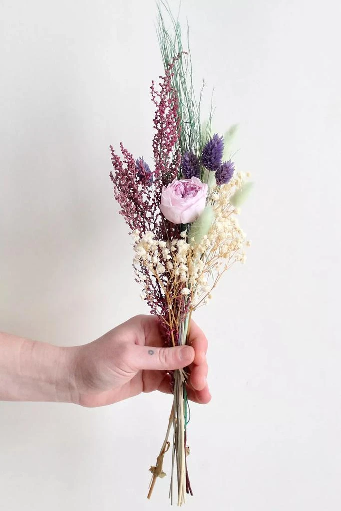 Roxanne
s Dried Flowers Roxanne’s Dried Flowers Petite Paris Bouquet 3