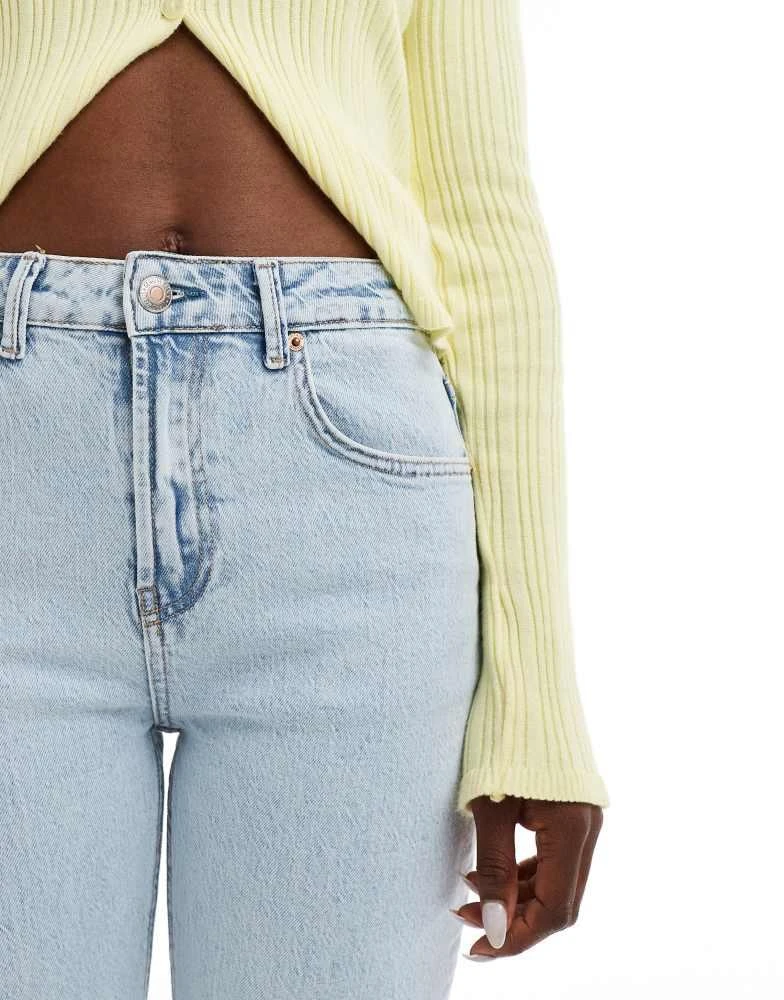 Stradivarius Stradivarius D98 straight leg jeans in light blue 5