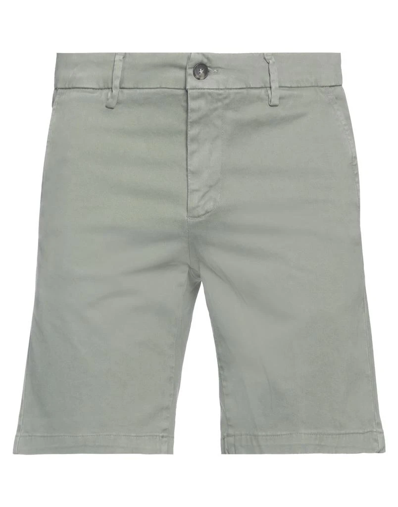 MP MASSIMO PIOMBO Shorts & Bermuda 1