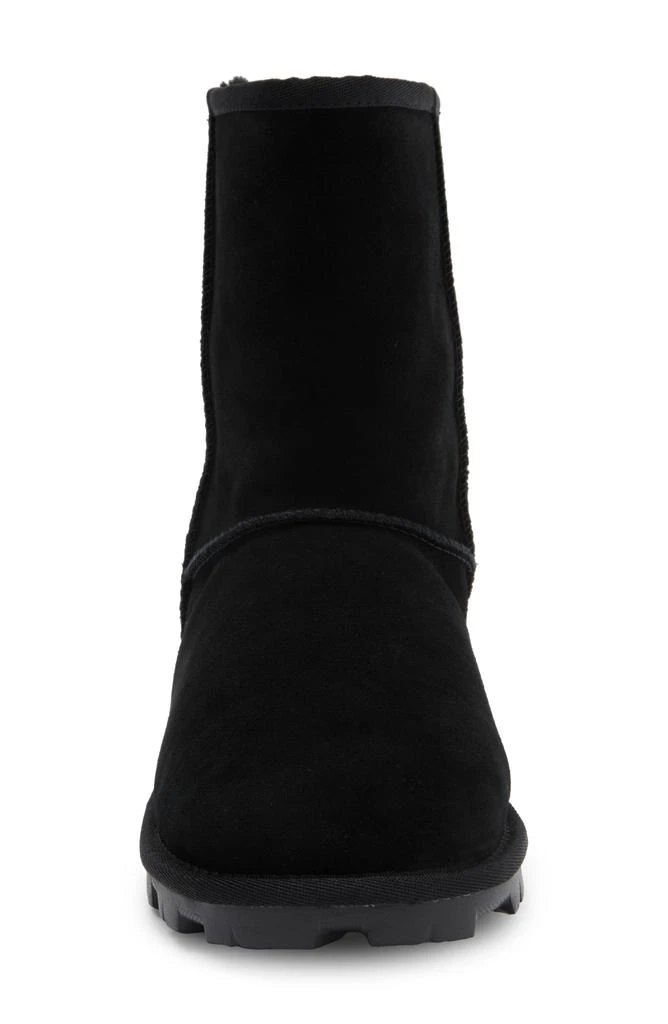 UGG Essential Short Boot 3