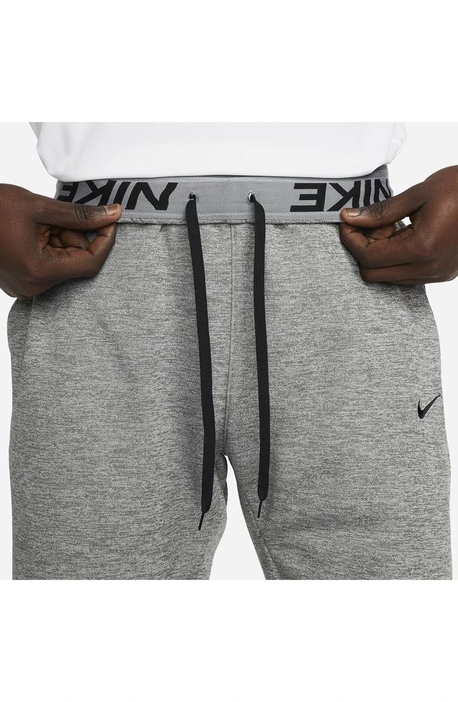 NIKE Therma-FIT Sweatpants 3