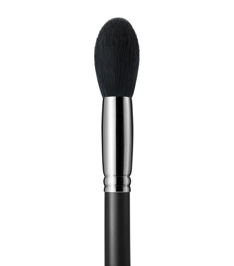 MAC Large Powder Brush 3
