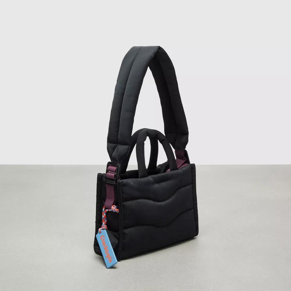 日本完売カラーあり【Coachtopia】Loop Mini Wavy Tote 日本完売カラーあり【Coachtopia】Loop Mini Wavy Tote