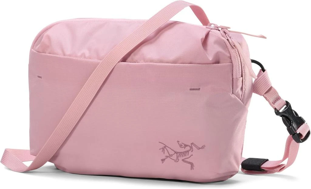 Arc
teryx Arc
teryx Heliad Crossbody Bag | Streamlined Bag for the Day
s Essentials 1