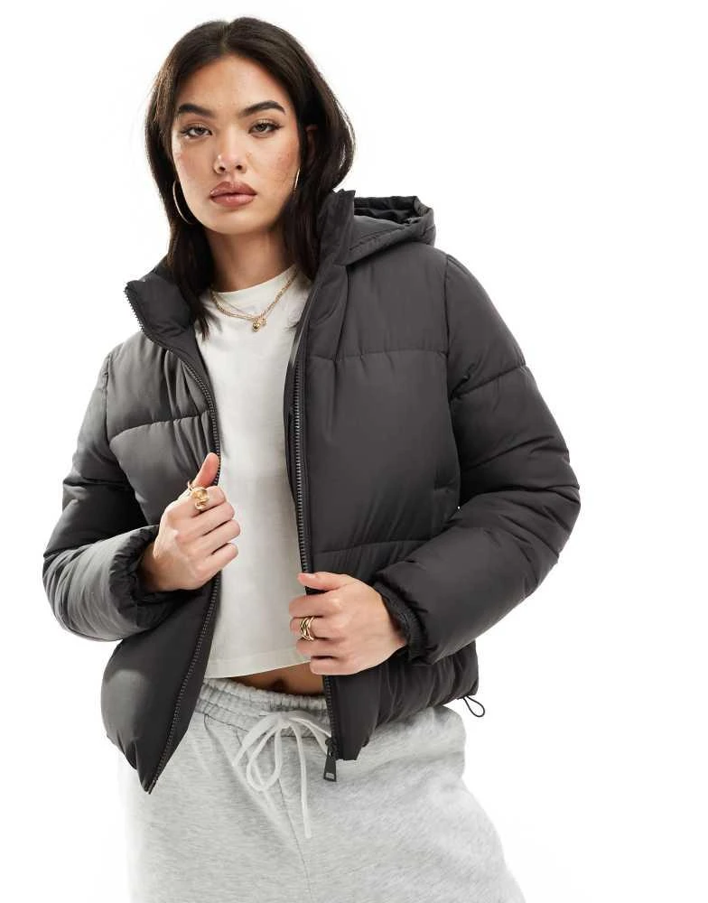 New Look New Look cropped puffer coat in grey 1