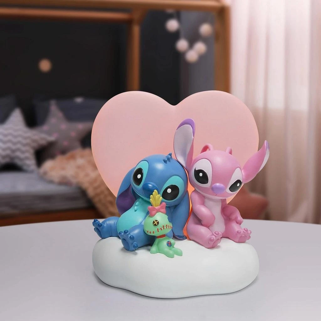 Enesco Enesco Disney Light up Stitch & Angel Scene (16cm) 1