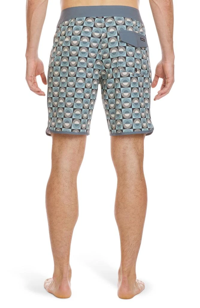 Quiksilver Surfsilk Scallop Board Shorts 2